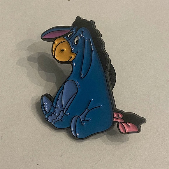 Set of 2 Eeyore Tigger Enamel Pins Bulk Disney Winnie the Pooh Character Badges - Picture 6 of 11